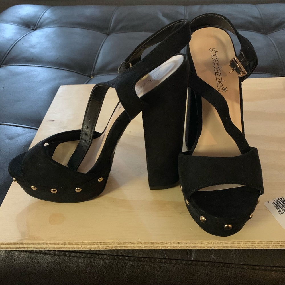 Black pump sandals